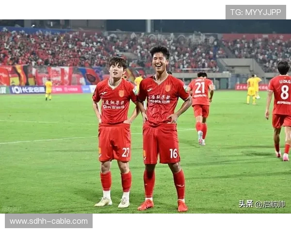 蓉城领跑中超 铜梁龙紧随其后 蓉城领跑中超 铜梁龙紧随其后